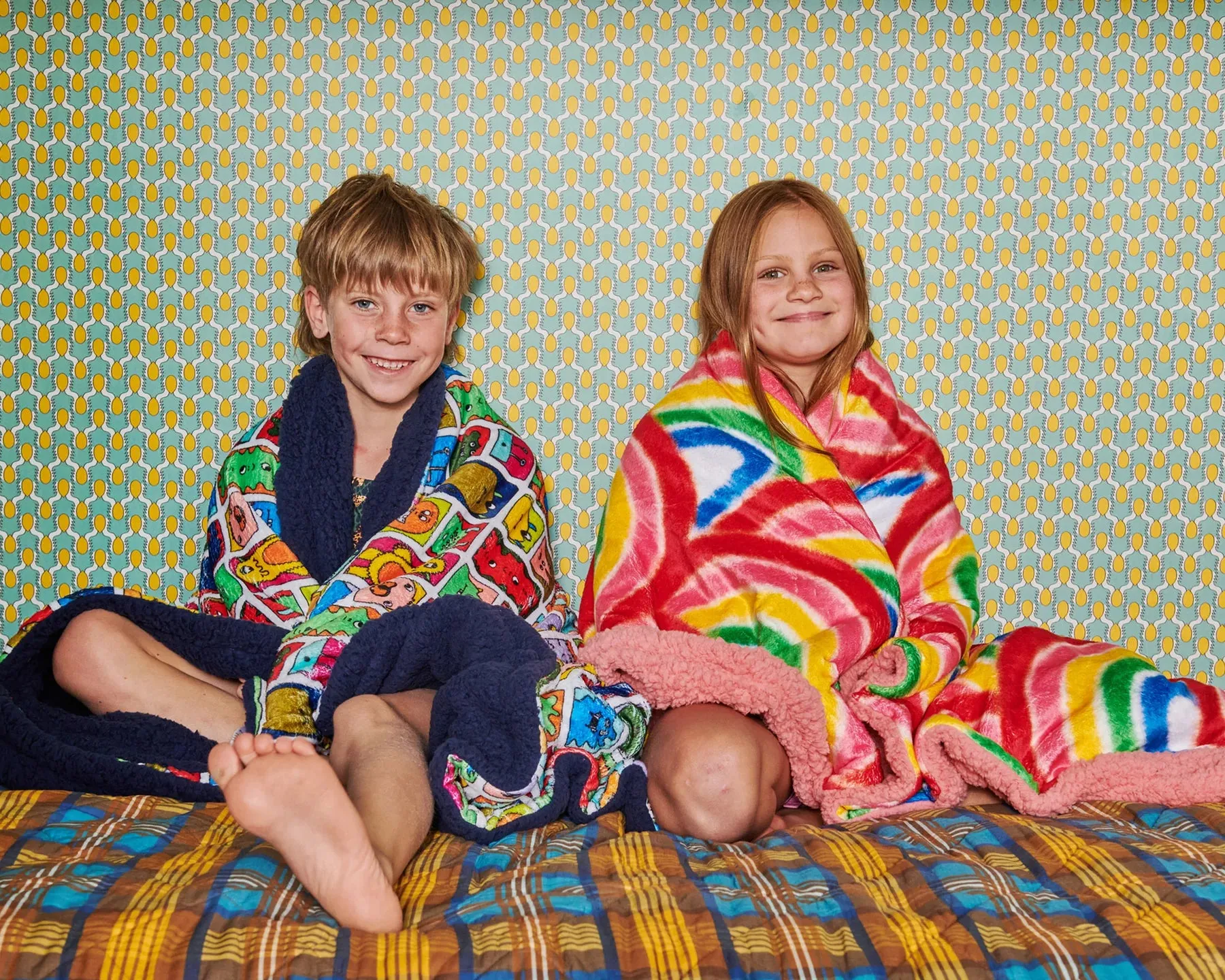 Kip & Co Rainbow Spray Kids Kuddle Blanket