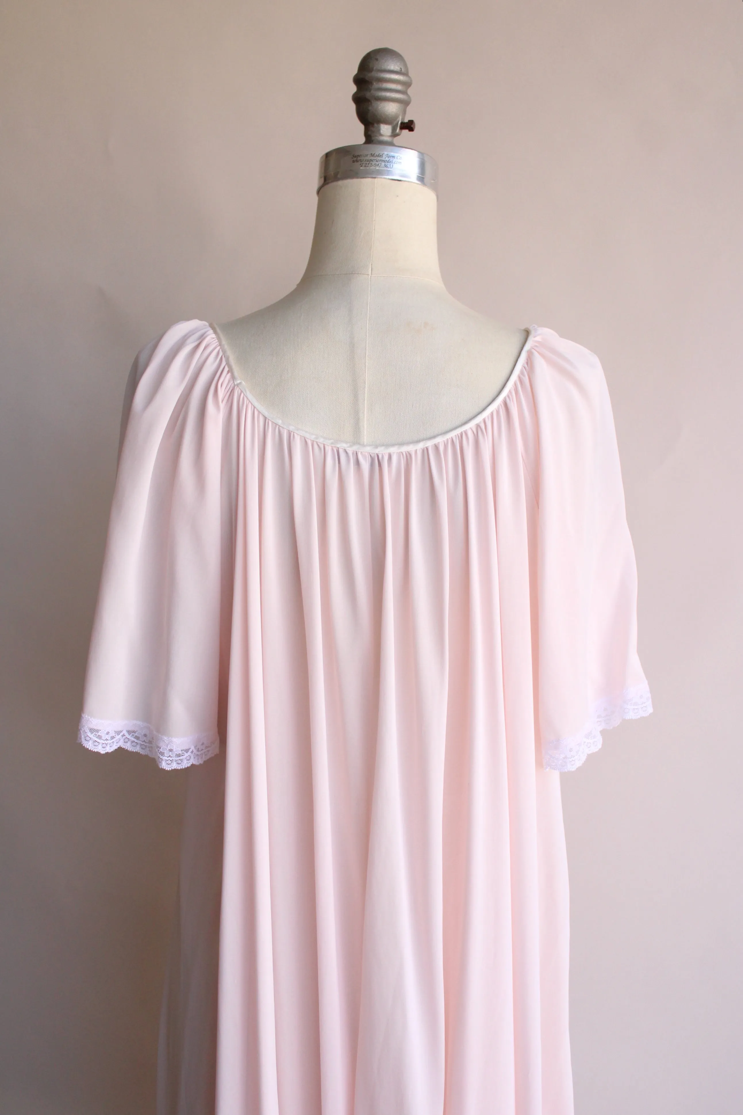 Vintage 1970s Miss Elaine Pink Nightgown